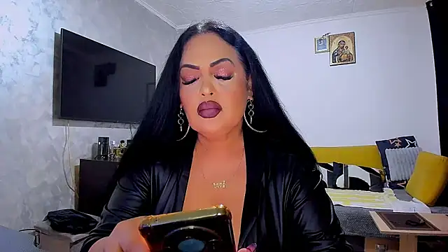 Brendaxx1 online show from May 17, 2026, 8:27 pm