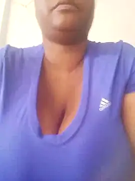 Snapshot of bigtitssxx chatting on July 14, 2026, 8:03 pm bigtitssxx online show from July 14, 2026, 8:03 pm