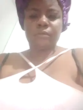 Snapshot of bigtitssxx chatting on July 16, 2026, 11:44 pm bigtitssxx online show from July 16, 2026, 11:44 pm