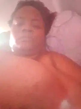Snapshot of bigtitssxx chatting on July 19, 2026, 5:38 pm bigtitssxx online show from July 19, 2026, 5:38 pm