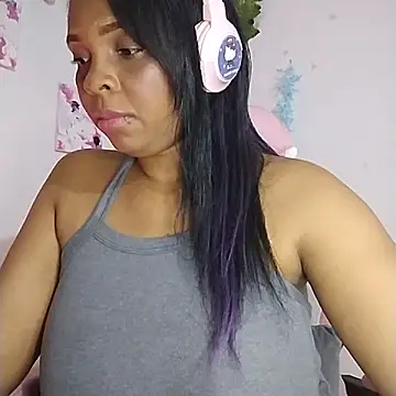 collegechica online show from October 23, 2025, 4:12 am