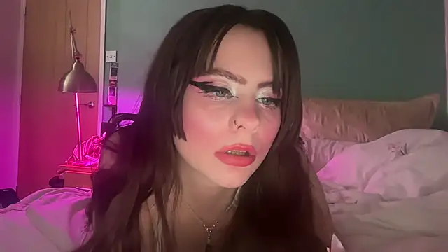 Snapshot of crystalsbaby chatting on April 16, 2026, 12:22 am crystalsbaby online show from April 16, 2026, 12:22 am