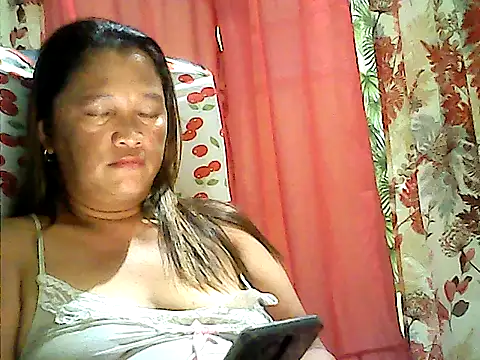 hott scarlett online show from April 25, 2026, 1:41 pm