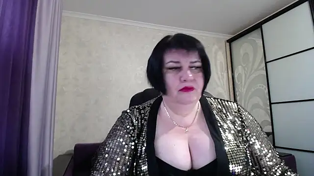 JuicyLady Di online show from October 19, 2025, 4:46 am