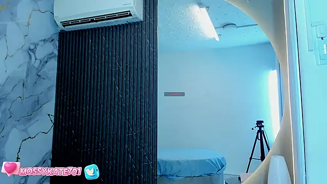 Katemoss70 online show from January 17, 2025, 12:10 pm