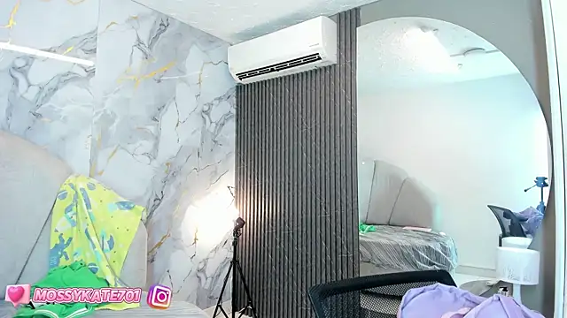 Katemoss70 online show from February 23, 2025, 5:50 pm