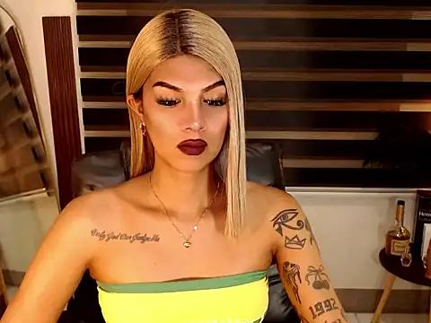 SarahAmber online show from November 19, 2025, 7:08 am