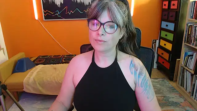 TheLenaAdams online show from November 11, 2025, 4:51 pm