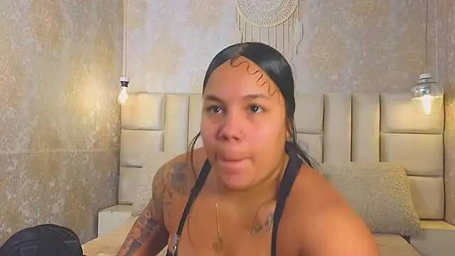 EmilyQueen3x online show from June 4, 2026, 1:50 pm