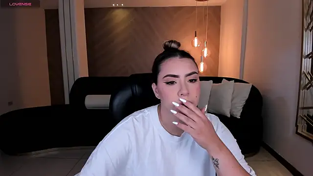 MartinnaBonnet online show from December 17, 2024, 10:12 am