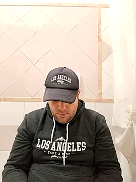 alex899927 online show from October 9, 2025, 7:39 am