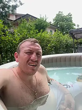 Snapshot of danicohoney chatting on June 24, 2026, 1:32 pm danicohoney online show from June 24, 2026, 1:32 pm