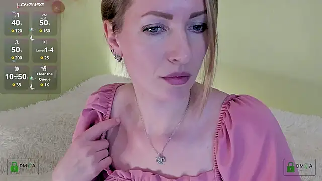 Queenymel online show from December 8, 2024, 3:13 pm