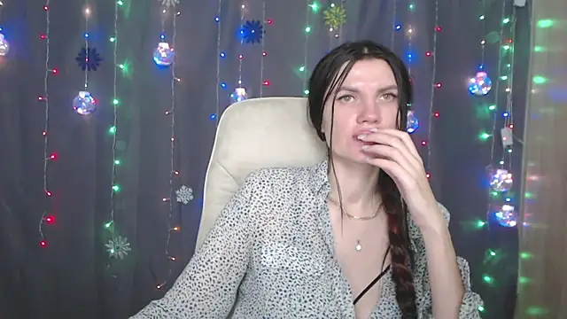 MilaLoona online show from January 7, 2025, 4:16 pm