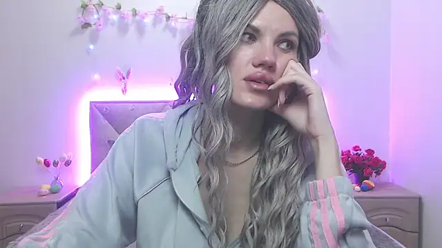 MilaLoona online show from March 28, 2026, 6:07 pm