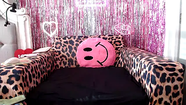 BigFineSelena online show from March 10, 2025, 1:10 pm