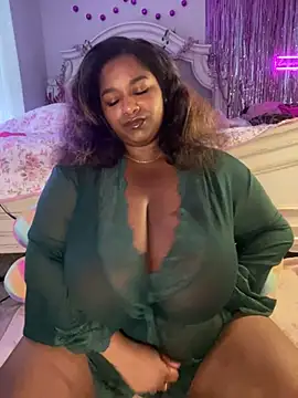 BigFineSelena online show from March 17, 2026, 11:30 pm