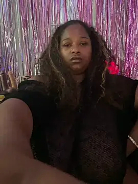 Snapshot of BigFineSelena chatting on June 21, 2026, 8:22 pm BigFineSelena online show from June 21, 2026, 8:22 pm