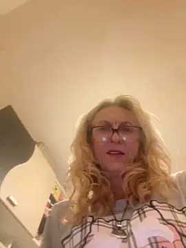 adella13 online show from January 21, 2025, 5:20 pm