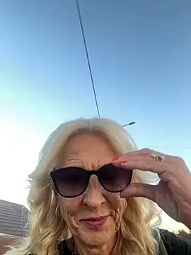 adella13 online show from September 20, 2025, 3:57 pm