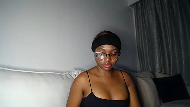 Snapshot of Pretty_Liya08 chatting on April 20, 2026, 5:48 pm Pretty Liya08 online show from April 20, 2026, 5:48 pm
