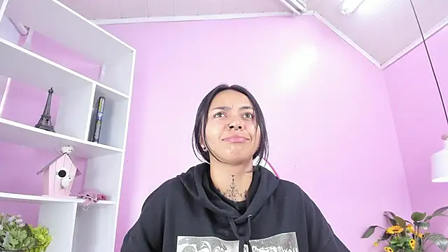 miss soffi  online show from February 25, 2025, 12:03 pm