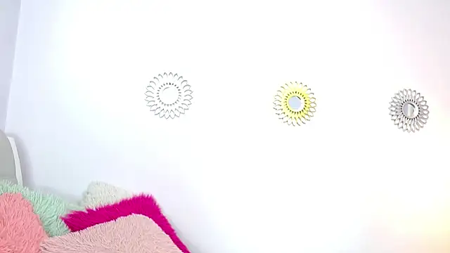 miss soffi  online show from January 13, 2026, 12:21 pm