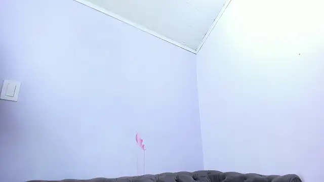 miss soffi  online show from April 20, 2026, 12:52 pm