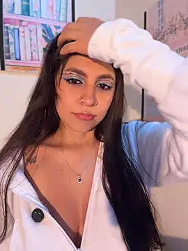 loolla 23 online show from April 9, 2026, 3:39 am