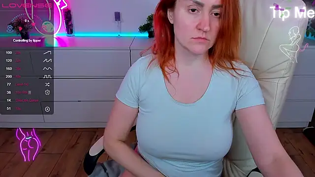 Snapshot of Kamilla_Hot chatting on March 9, 2025, 7:05 pm Kamilla Hot online show from March 9, 2025, 7:05 pm