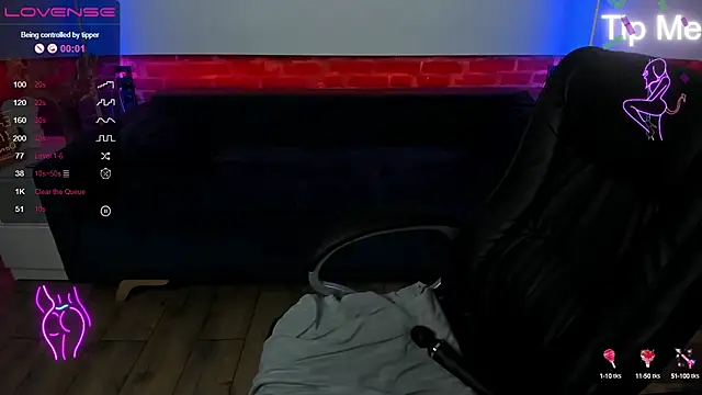 Snapshot of Kamilla_Hot chatting on March 17, 2025, 1:14 am Kamilla Hot online show from March 17, 2025, 1:14 am