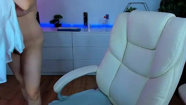 Snapshot of Kamilla_Hot chatting on October 10, 2025, 5:56 pm Kamilla Hot online show from October 10, 2025, 5:56 pm