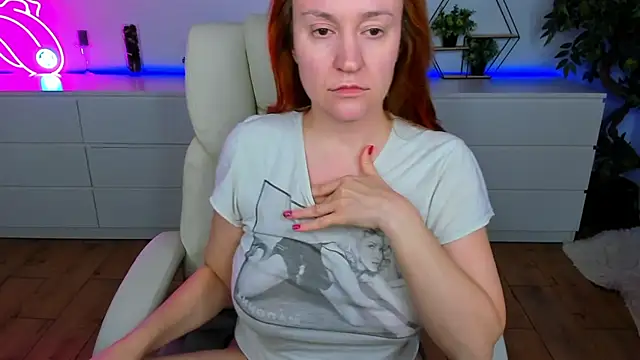 Snapshot of Kamilla_Hot chatting on November 7, 2025, 9:37 pm Kamilla Hot online show from November 7, 2025, 9:37 pm