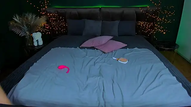 Snapshot of Kamilla_Hot chatting on November 21, 2025, 6:34 am Kamilla Hot online show from November 21, 2025, 6:34 am