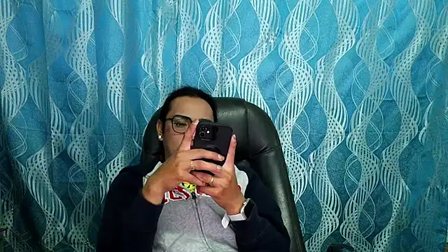 Snapshot of Your_PrettyGirlxxx chatting on September 11, 2025, 12:44 am Your PrettyGirlxxx online show from September 11, 2025, 12:44 am