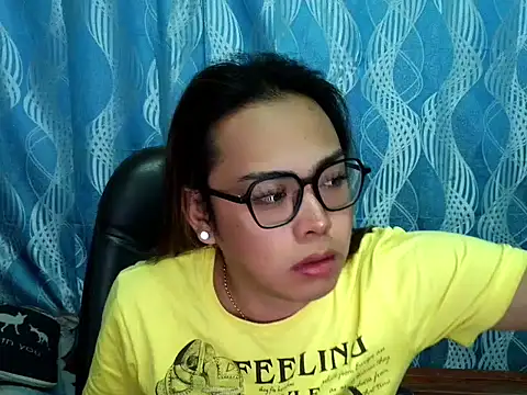 Snapshot of Your_PrettyGirlxxx chatting on September 13, 2025, 6:13 am Your PrettyGirlxxx online show from September 13, 2025, 6:13 am