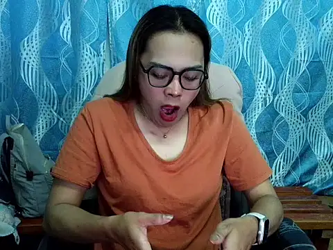 Snapshot of Your_PrettyGirlxxx chatting on September 19, 2025, 12:02 am Your PrettyGirlxxx online show from September 19, 2025, 12:02 am