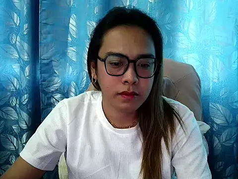 Snapshot of Your_PrettyGirlxxx chatting on November 6, 2025, 6:14 am Your PrettyGirlxxx online show from November 6, 2025, 6:14 am