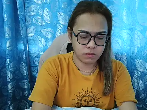 Snapshot of Your_PrettyGirlxxx chatting on November 19, 2025, 5:40 am Your PrettyGirlxxx online show from November 19, 2025, 5:40 am