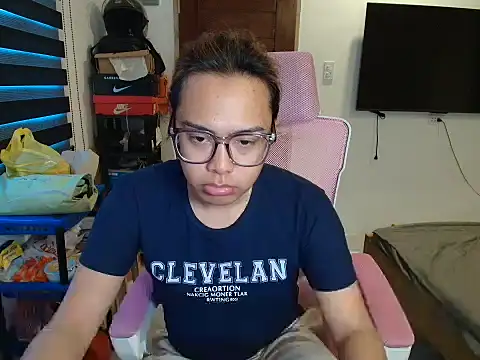 Snapshot of Your_PrettyGirlxxx chatting on March 1, 2026, 3:41 am Your PrettyGirlxxx online show from March 1, 2026, 3:41 am