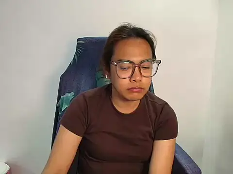 Snapshot of Your_PrettyGirlxxx chatting on March 23, 2026, 11:47 am Your PrettyGirlxxx online show from March 23, 2026, 11:47 am