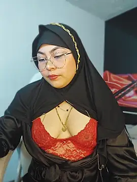 Hana    online show from April 9, 2026, 11:32 pm