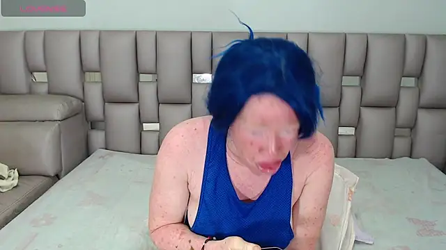 Snapshot of Kittywhiteass chatting on October 9, 2025, 4:43 am Kittywhiteass online show from October 9, 2025, 4:43 am