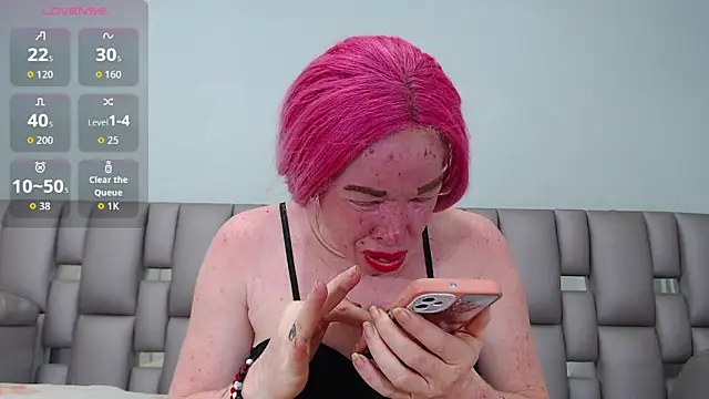 Snapshot of Kittywhiteass chatting on November 7, 2025, 1:16 am Kittywhiteass online show from November 7, 2025, 1:16 am