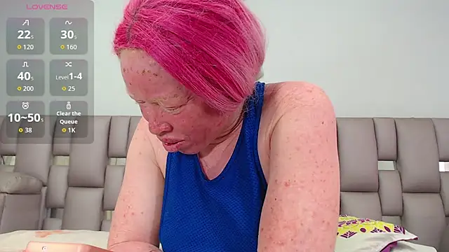 Snapshot of Kittywhiteass chatting on November 12, 2025, 2:39 pm Kittywhiteass online show from November 12, 2025, 2:39 pm