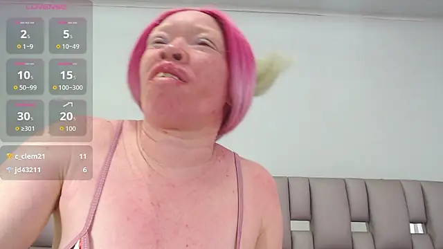 Snapshot of Kittywhiteass chatting on November 15, 2025, 2:24 pm Kittywhiteass online show from November 15, 2025, 2:24 pm