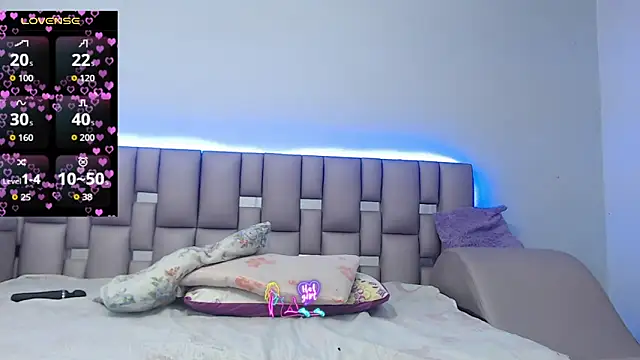 Snapshot of Kittywhiteass chatting on February 18, 2026, 12:17 am Kittywhiteass online show from February 18, 2026, 12:17 am