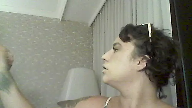 Snapshot of winnie_woo chatting on July 8, 2026, 11:53 pm winnie woo online show from July 8, 2026, 11:53 pm