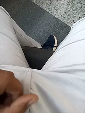 Snapshot of witchhunter1 chatting on November 5, 2025, 1:38 am witchhunter1 online show from November 5, 2025, 1:38 am