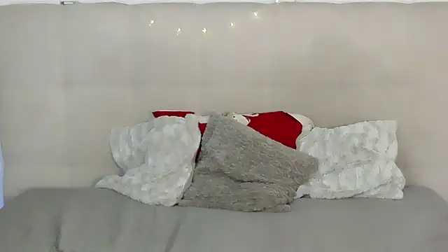 PetersEmily online show from February 7, 2025, 9:04 pm